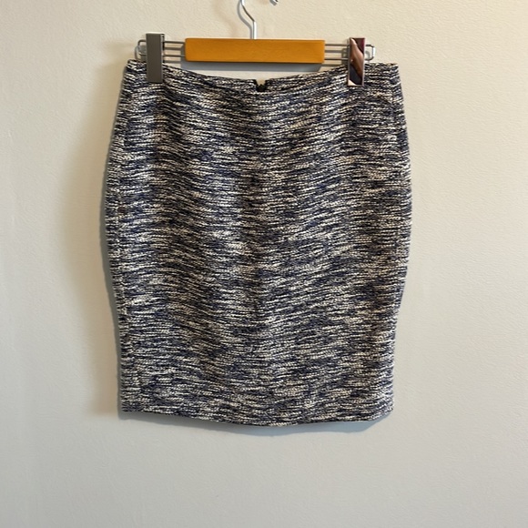 Ann Taylor tweed skirt, size 2 petite. Never worn. - Picture 5 of 5